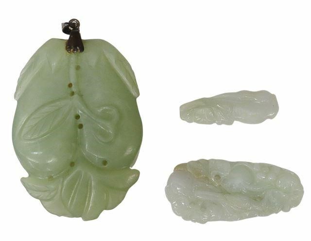  3 CHINESE CARVED STONE JADE 35aa1d