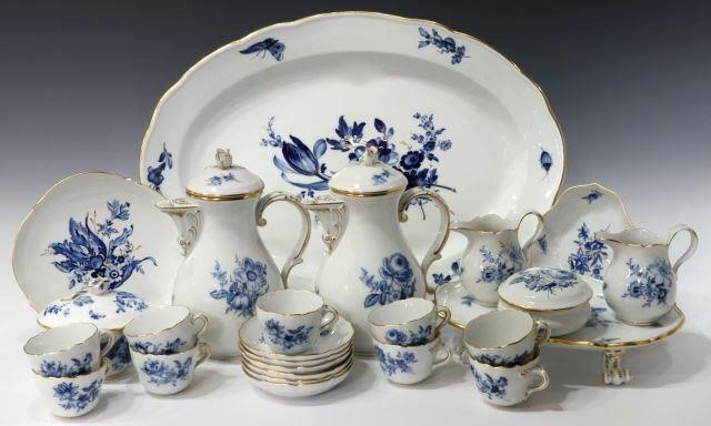  25 MEISSEN GILT BLUE FLOWER COFFEE 35ab9d