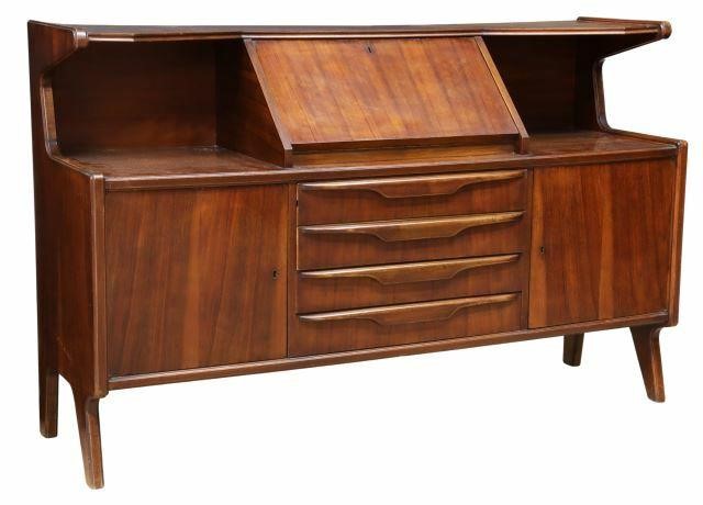 MID-CENTURY MODERN ROSEWOOD CREDENZAMid-century