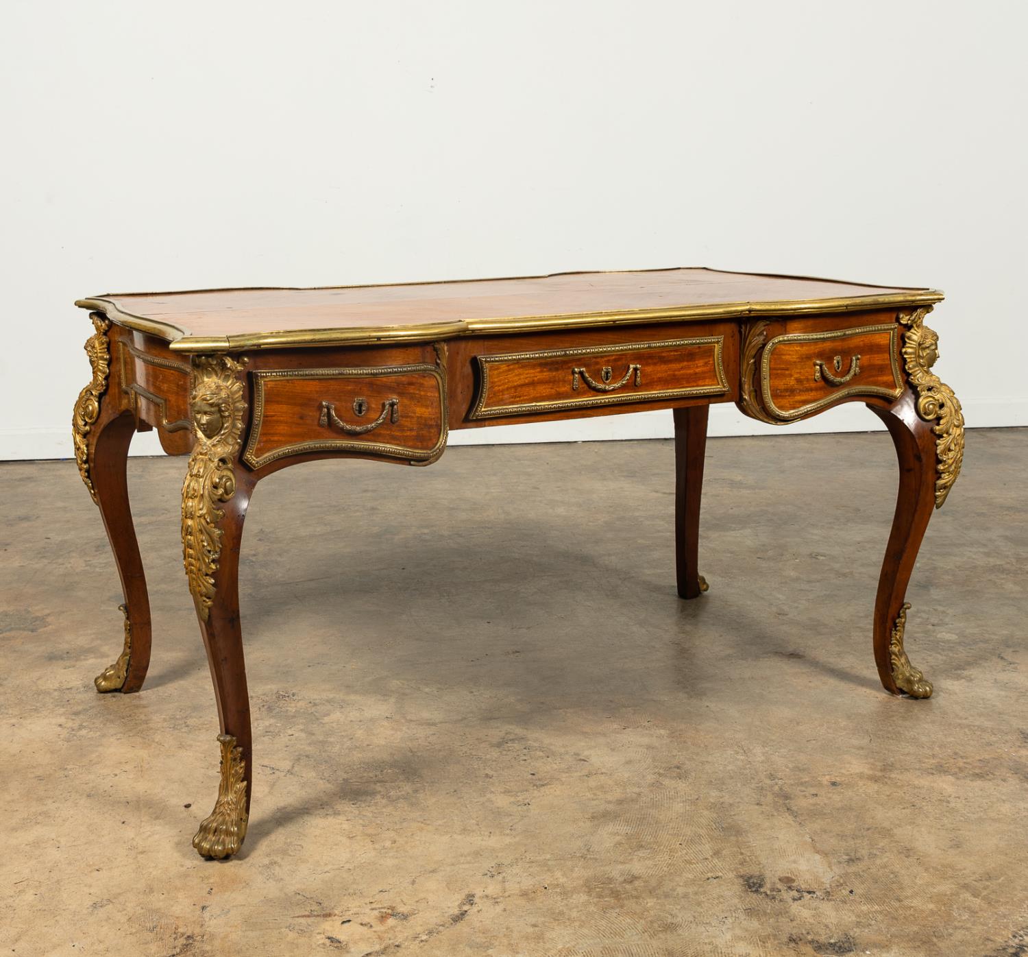 FRENCH REGENCE STYLE ORMOLU MOUNTED 35af53