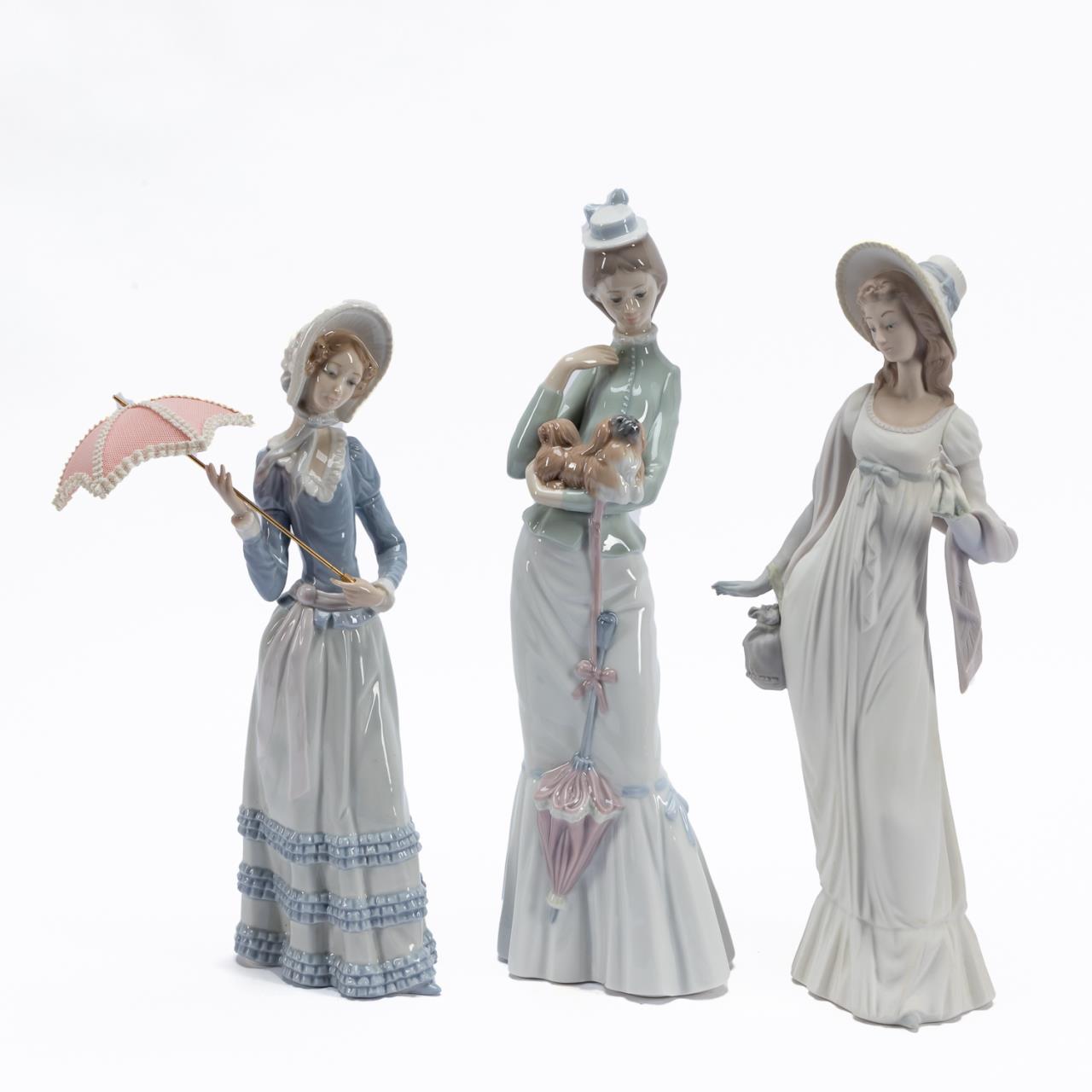 LLADRO, THREE PORCELAIN FIGURINES OF