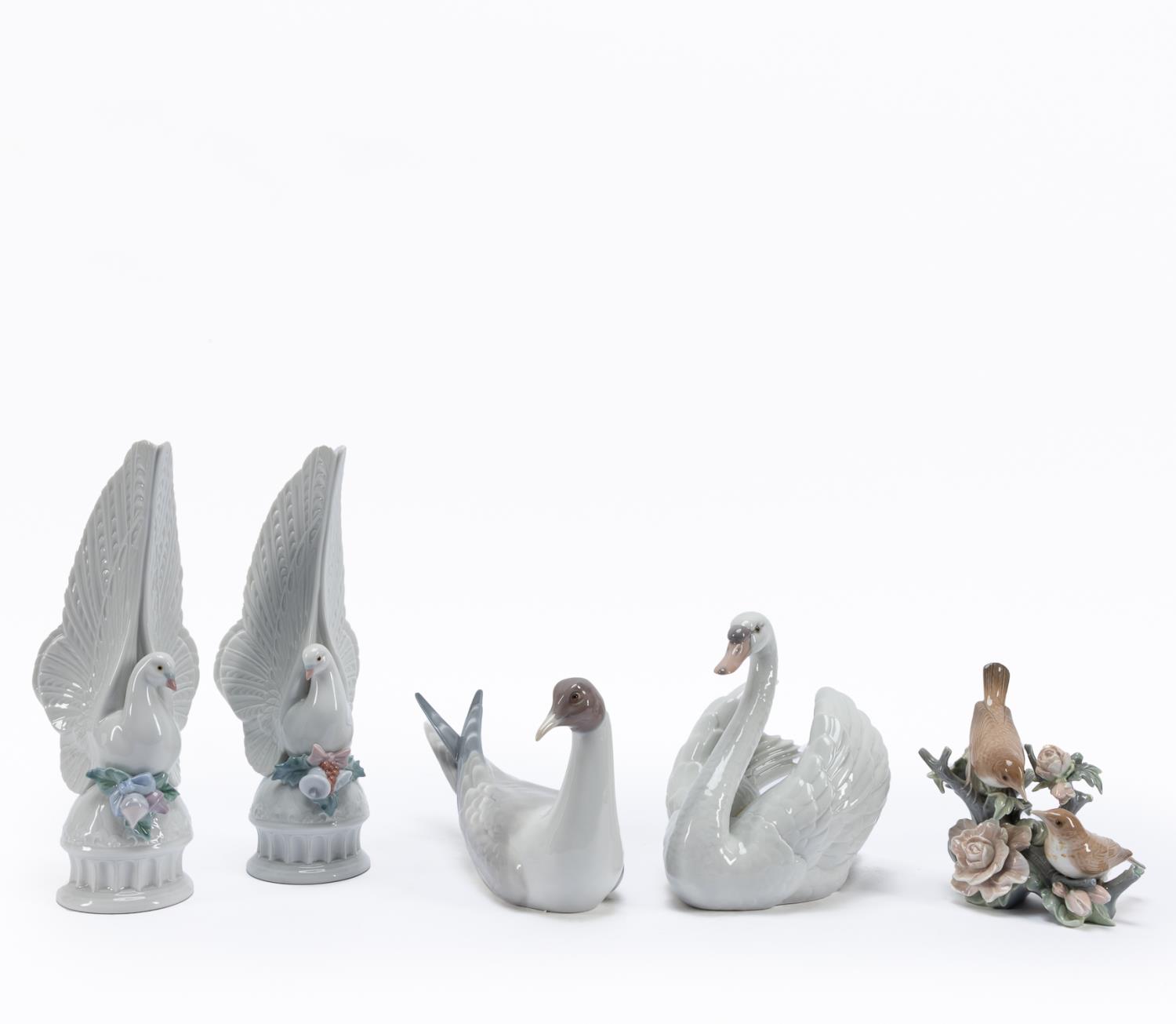 LLADRO, GROUP OF FIVE BIRDS, SWANS