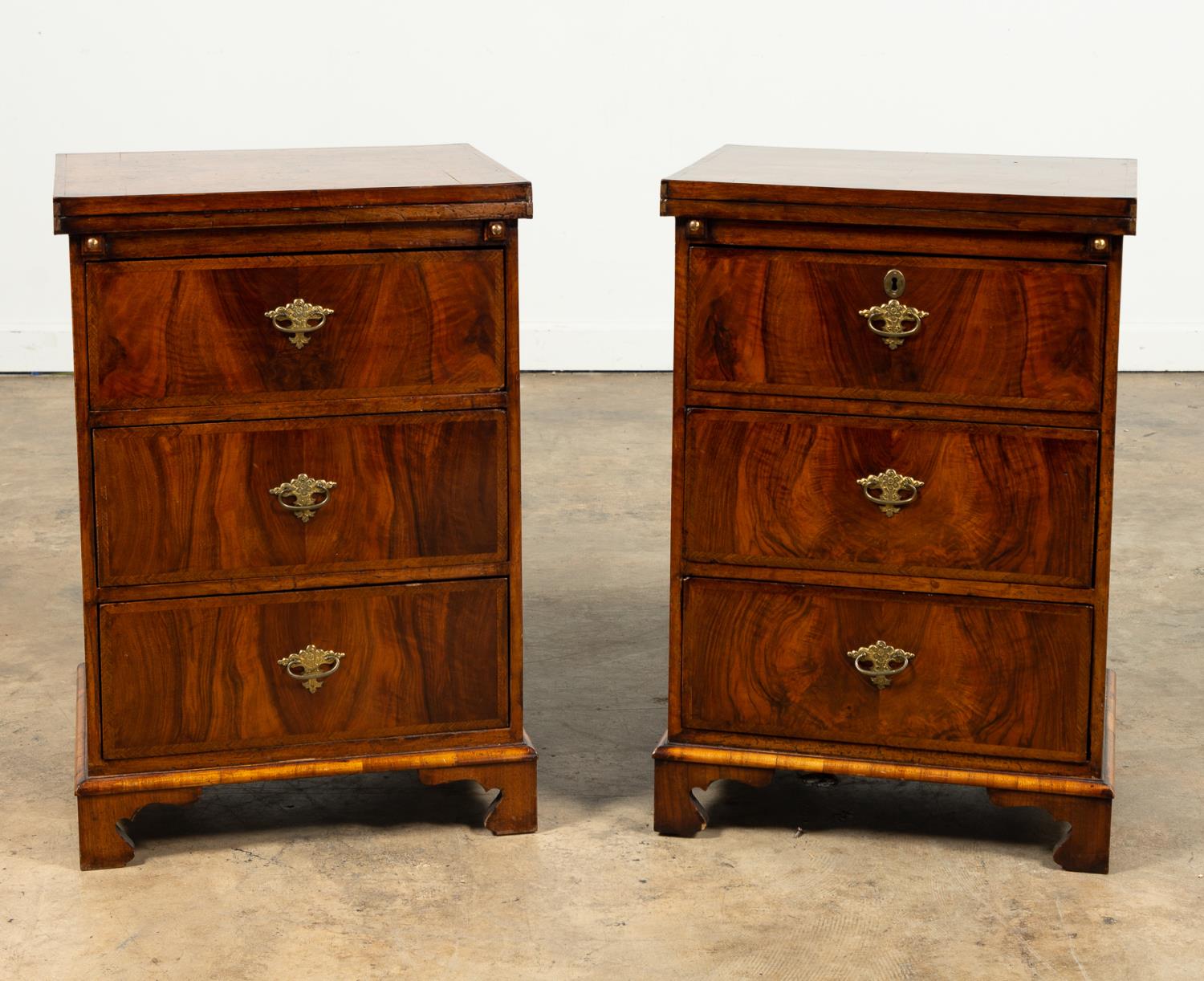 PAIR GEORGIAN STYLE BURL WOOD 35b233