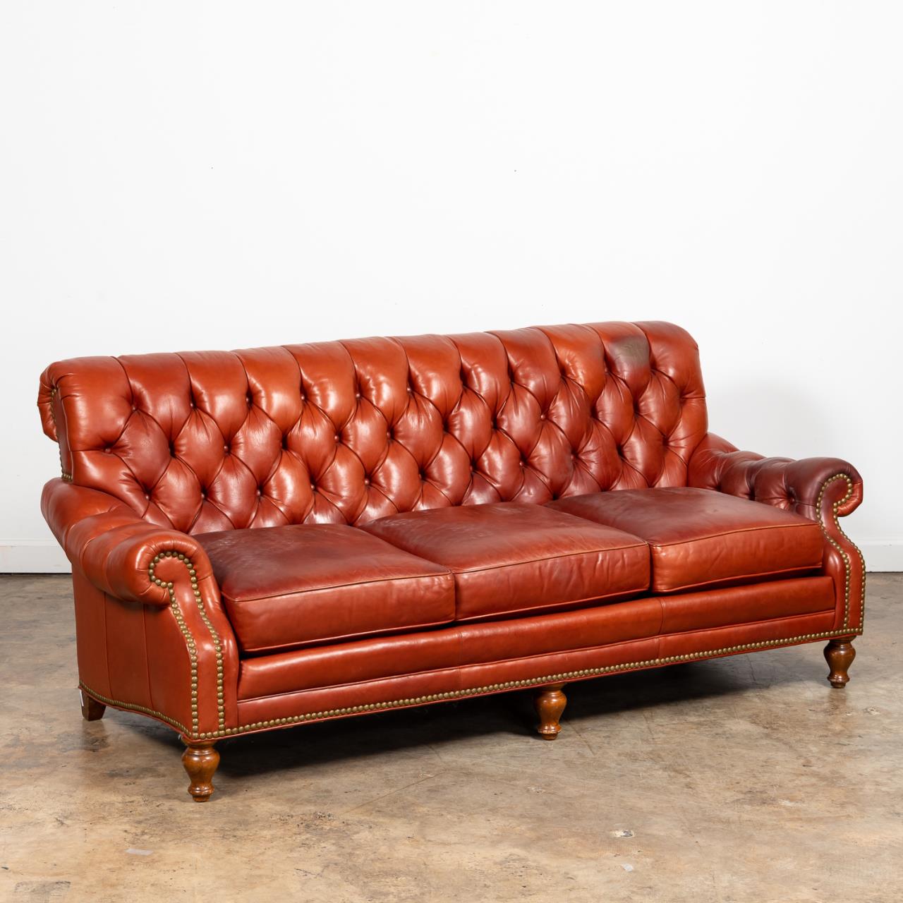 CHESTERFIELD BROWN LEATHER COUCH  35b26f