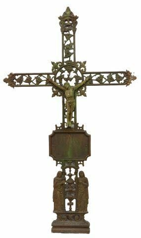 CAST IRON CROSS, 19TH C.Patinated cast