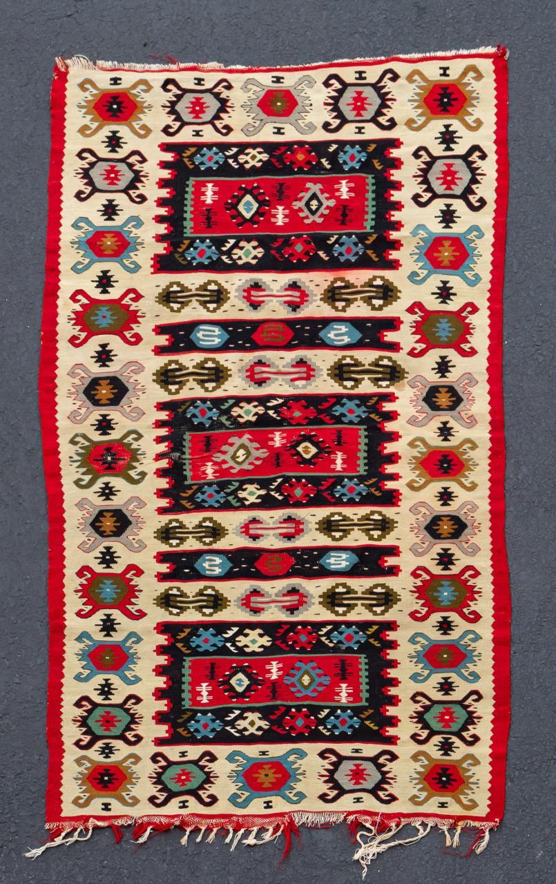 HAND WOVEN KILIM RUG, APPROX. 5'