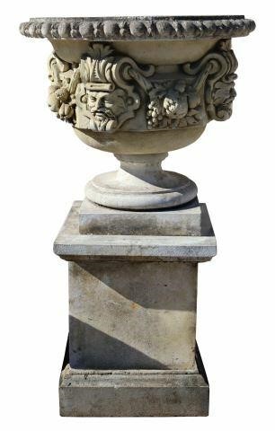 LARGE CAST STONE GARDEN URN ON 35b38c