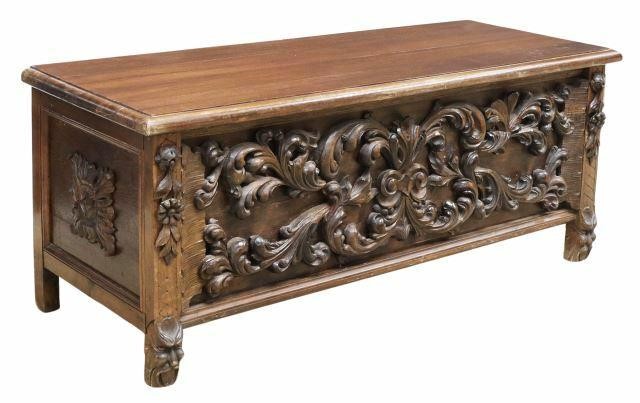 ITALIAN CARVED FRONT STORAGE CHESTItalian 35b3cc