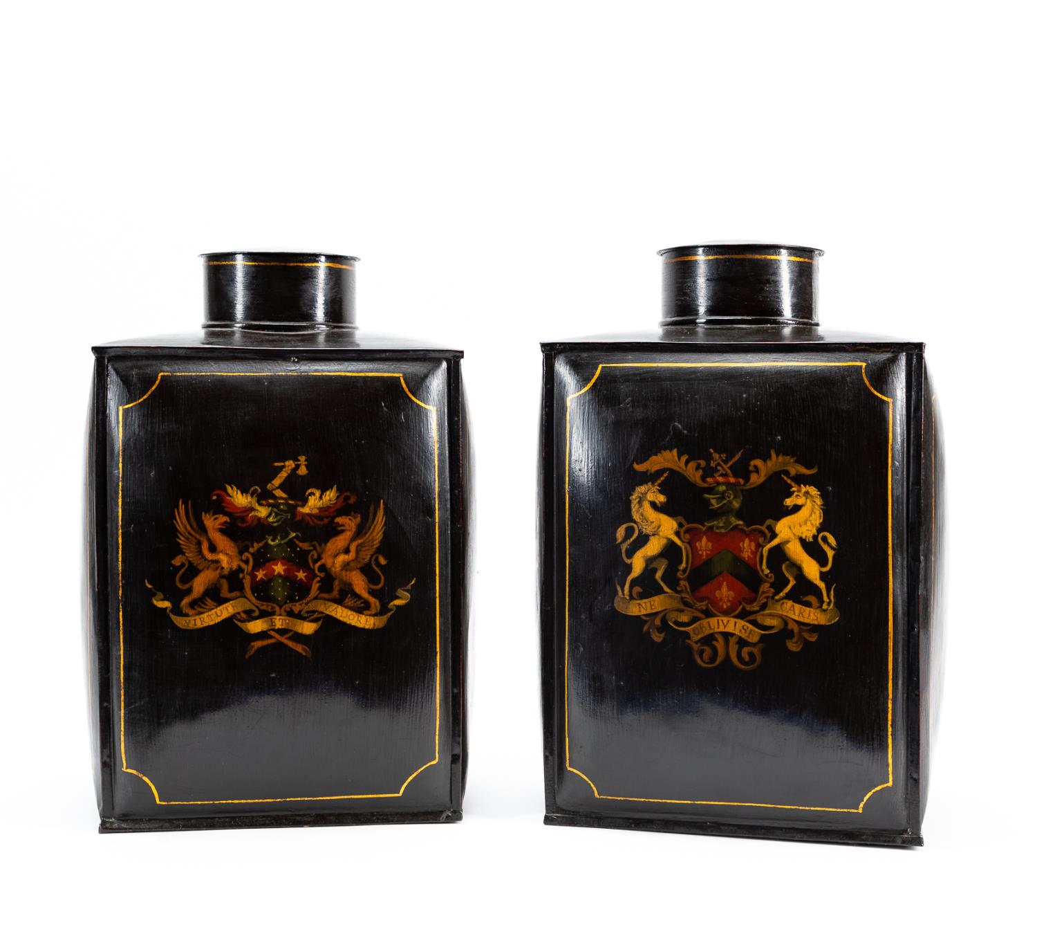 PR OF BLACK TOLE ARMORIAL DECORATED 359160