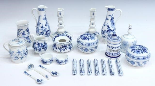  24 GERMAN MEISSEN BLUE ONION  35924d