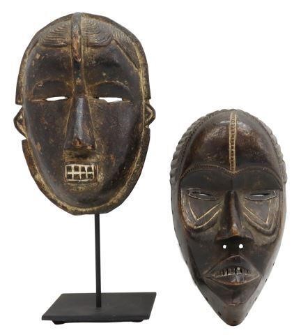  2 AFRICAN CARVED WOOD MASKS lot 359670