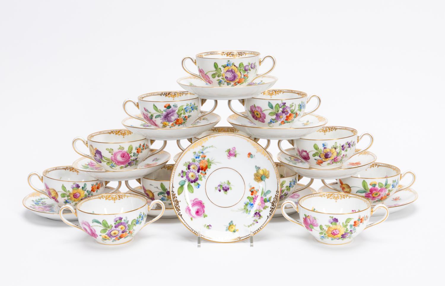 23 PC FLORAL DRESDEN FLAT BOUILLON 359843