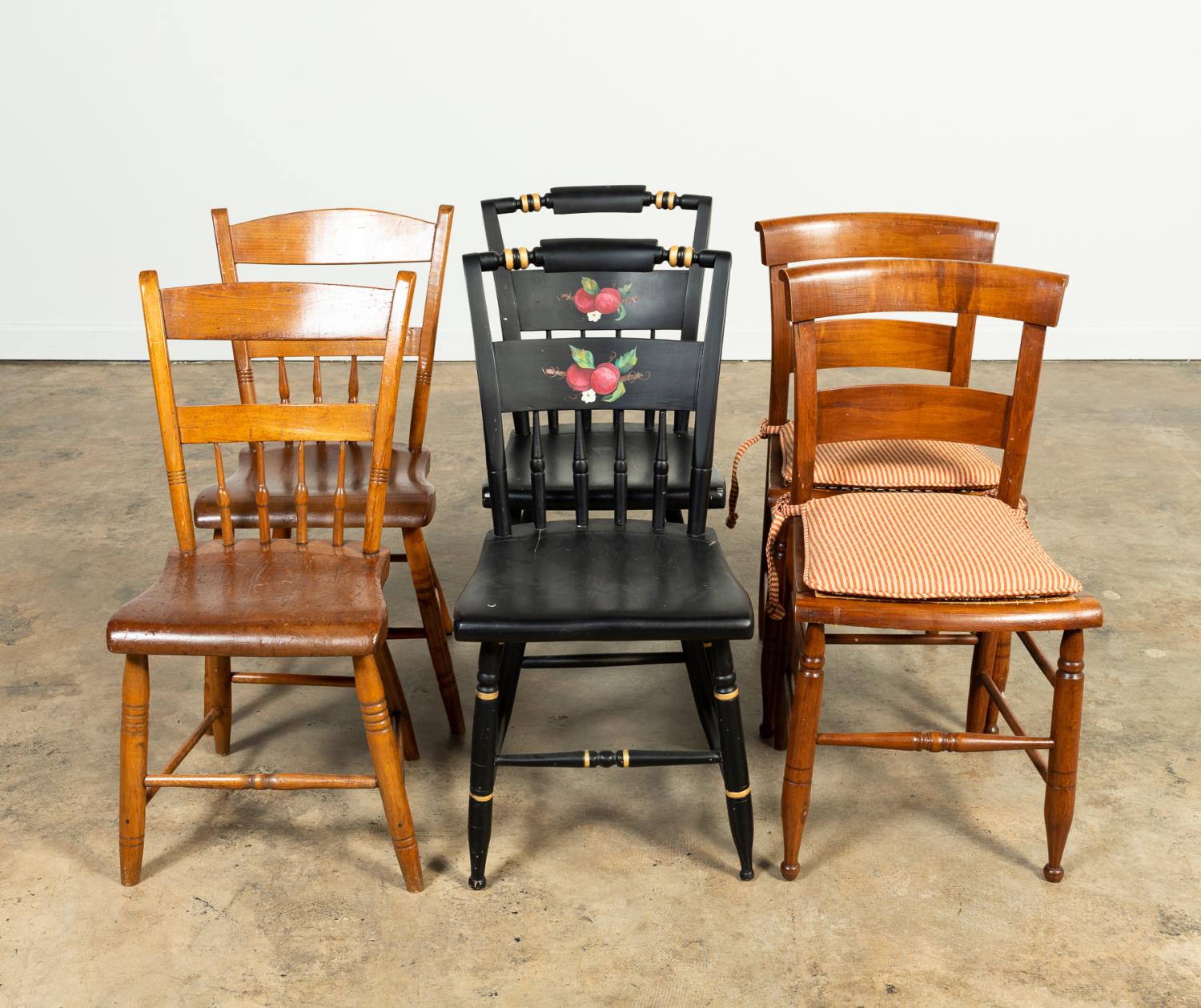 19TH C AMERICAN COUNTRY SIDE CHAIRS  3598af