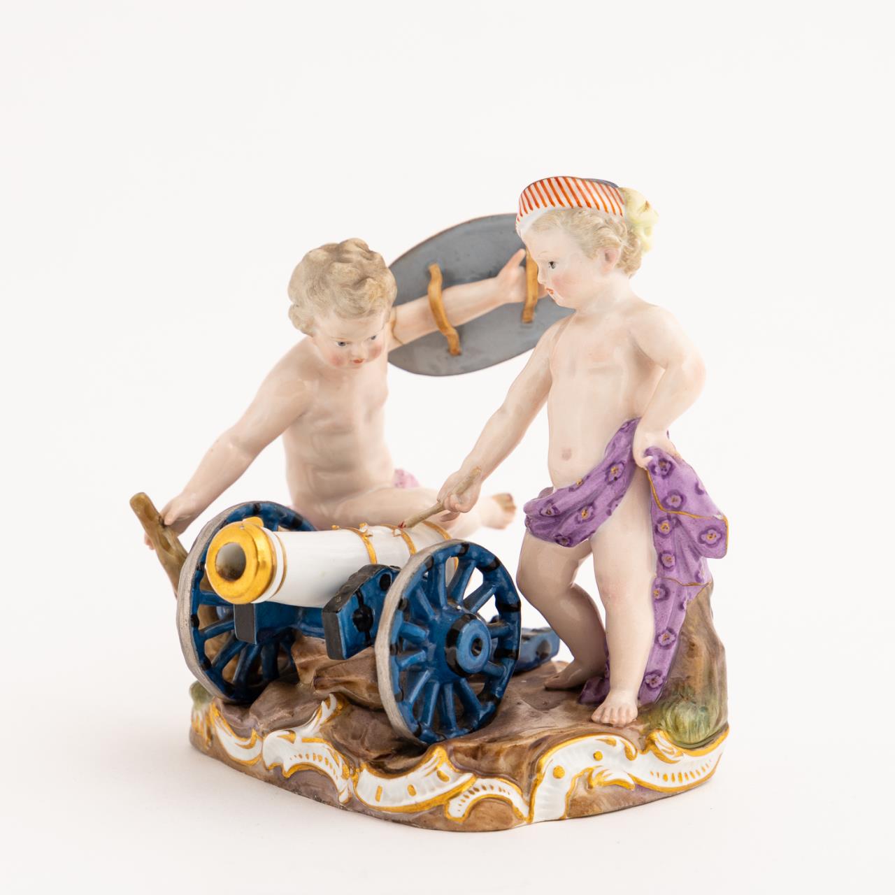 MEISSEN TWO CHILDREN WITH CANNON  359a28