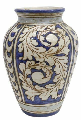 ITALIAN MAJOLICA BLUE & WHITE INCISED