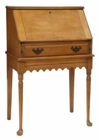 AMERICAN SLANT FRONT WRITING DESKAmerican 359d65