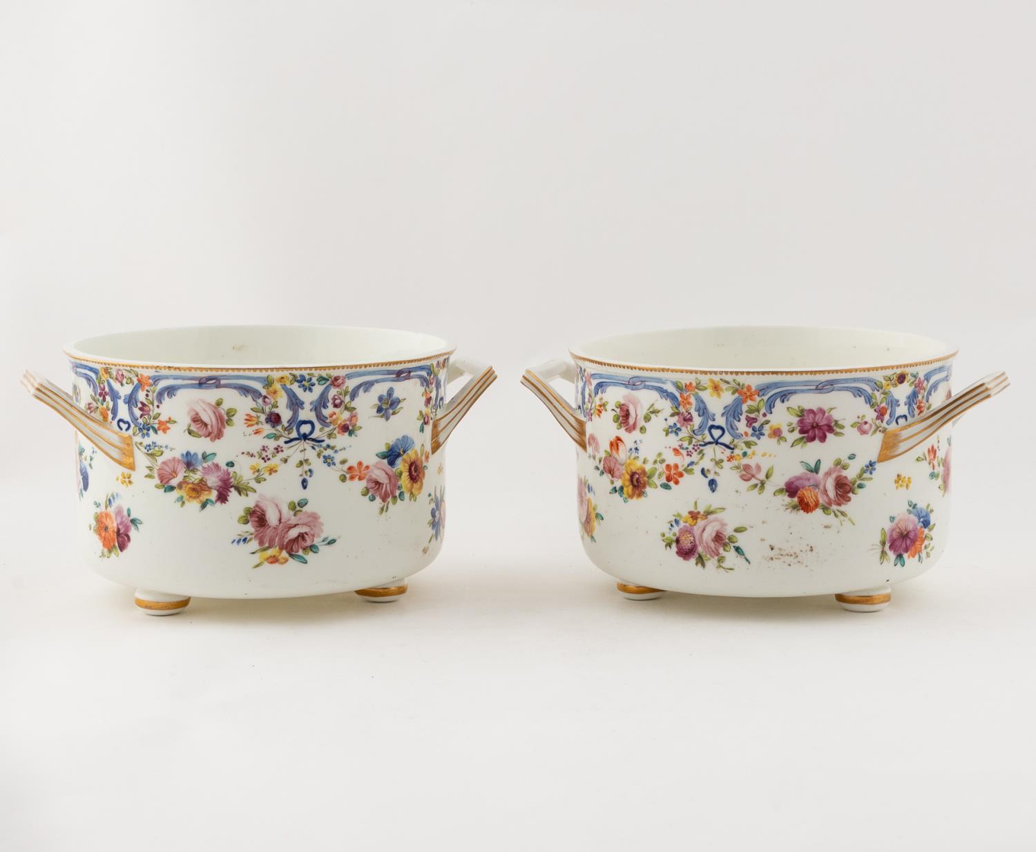 PAIR OF 1940S FRENCH FLORAL MOTIF 35c5d8