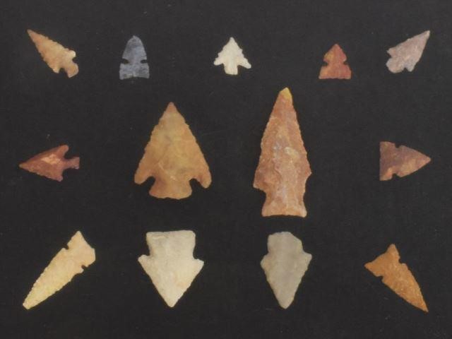 (13) FRAMED NATIVE AMERICAN INDIAN ARROWHEADS(lot