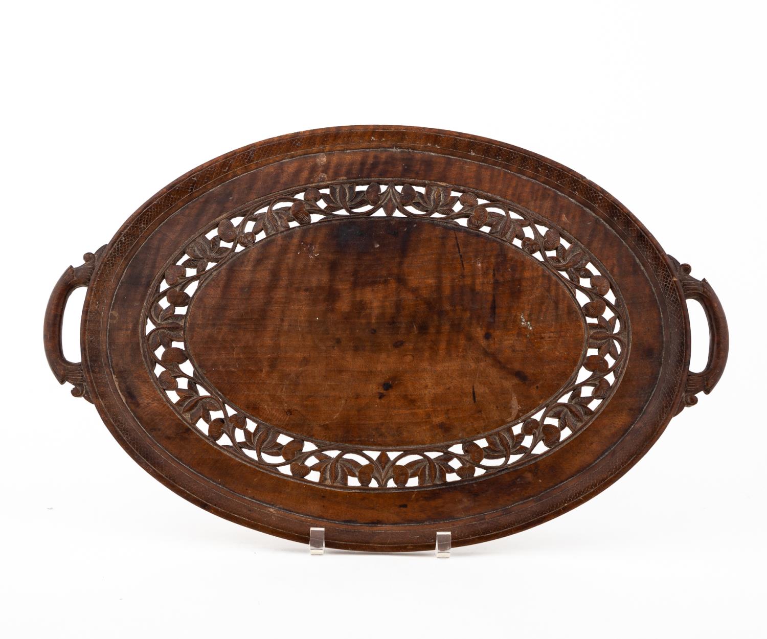 CONTINENTAL CARVED WOOD SERVING