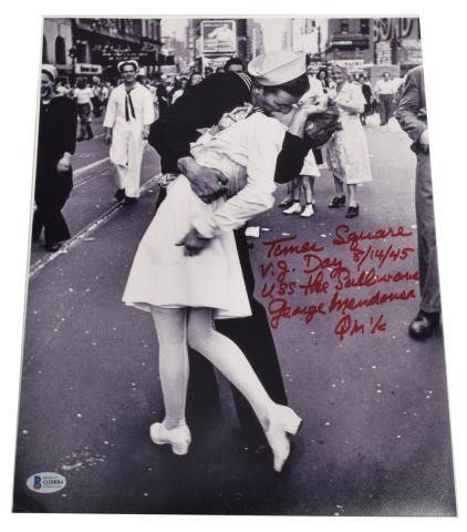 VJ DAY TIMES SQUARE SIGNED GEORGE 35c83b