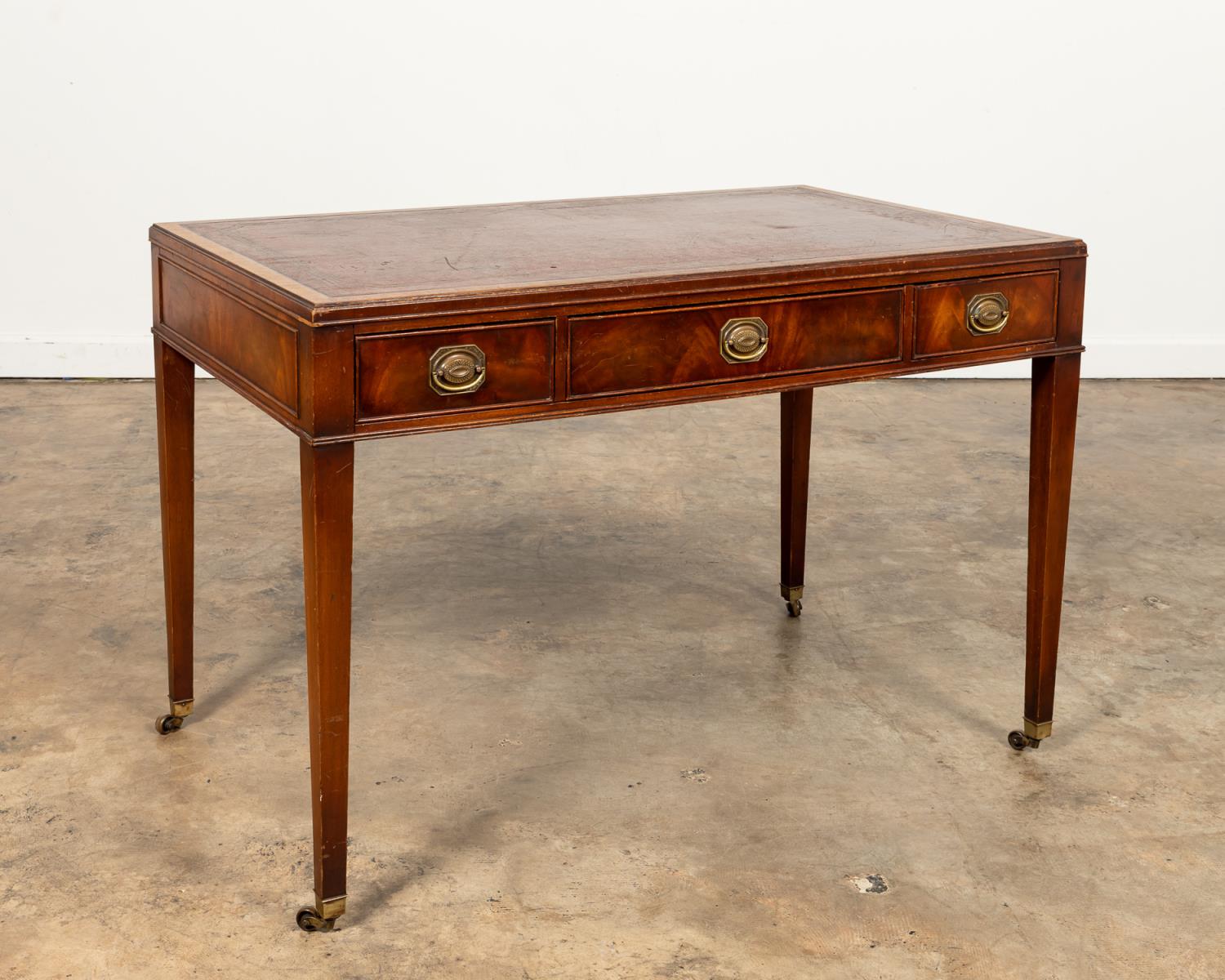 20TH C HEPPLEWHITE STYLE MAHOGANY 35c86c