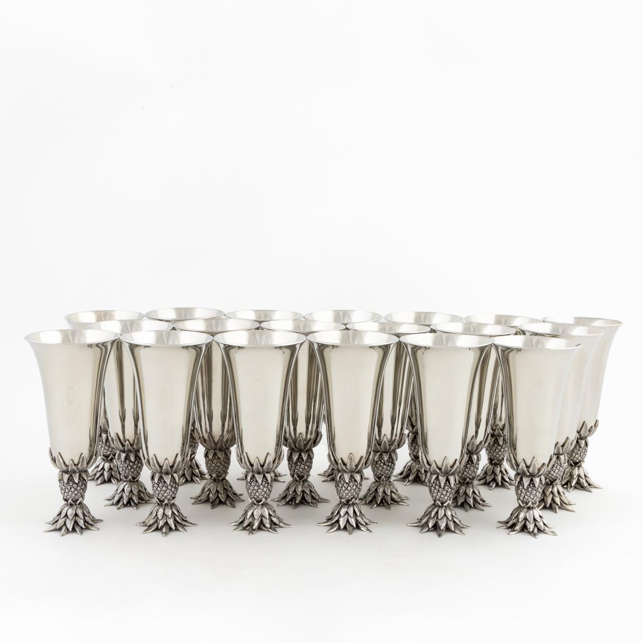 19 PCS, 4 POINTS PEWTER PINEAPPLE STIRRUP