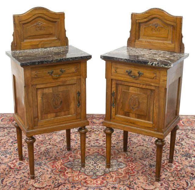  2 ITALIAN MARBLE TOP WALNUT BEDSIDE 35cb66