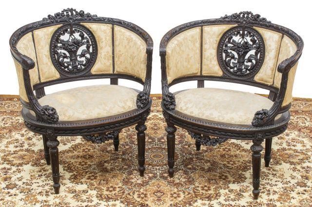  2 LOUIS XVI STYLE FINELY CARVED 35d166