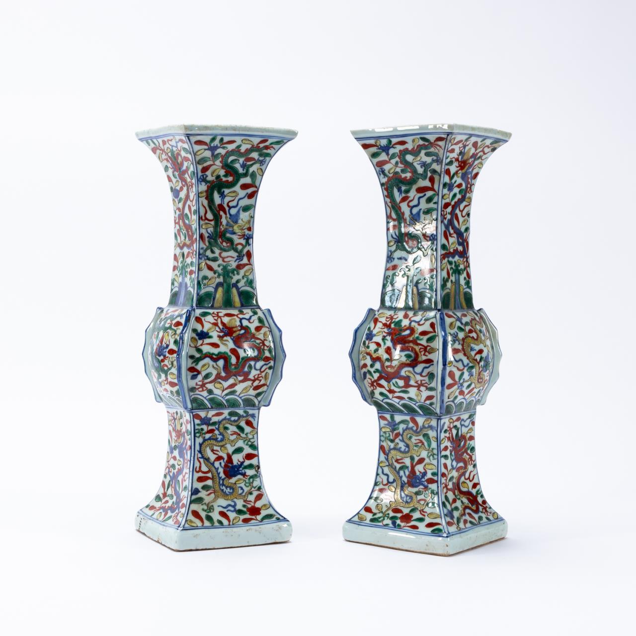 PAIR, CHINESE WUCAI GLAZED DRAGON