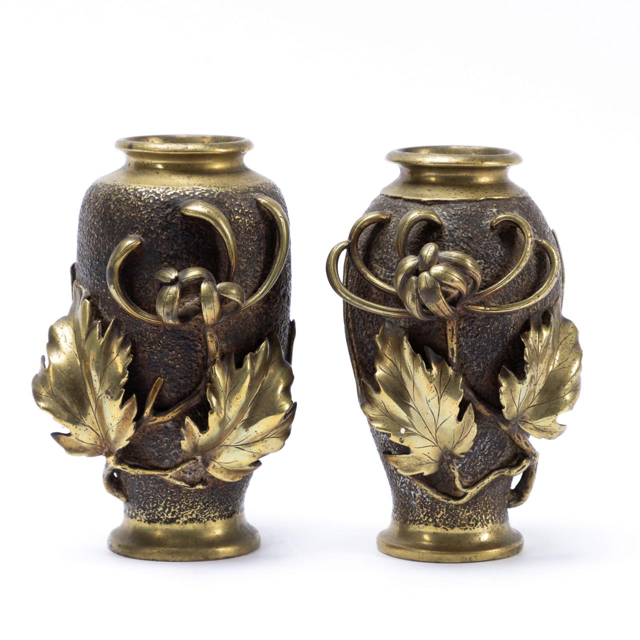 PAIR, JAPANESE BRONZE SPIDER CHRYSANTHEMUM