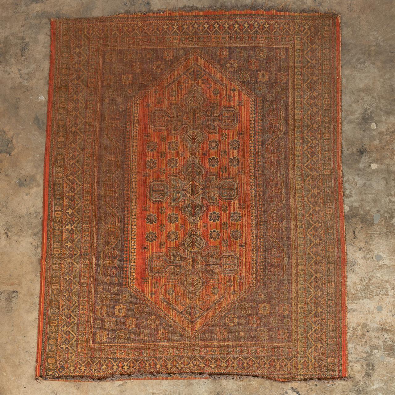 VINTAGE SOUTH PERSIAN DESIGN CARPET 35d365