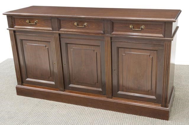 ENGLISH STYLE MAHOGANY SIDEBOARDEnglish 35d579