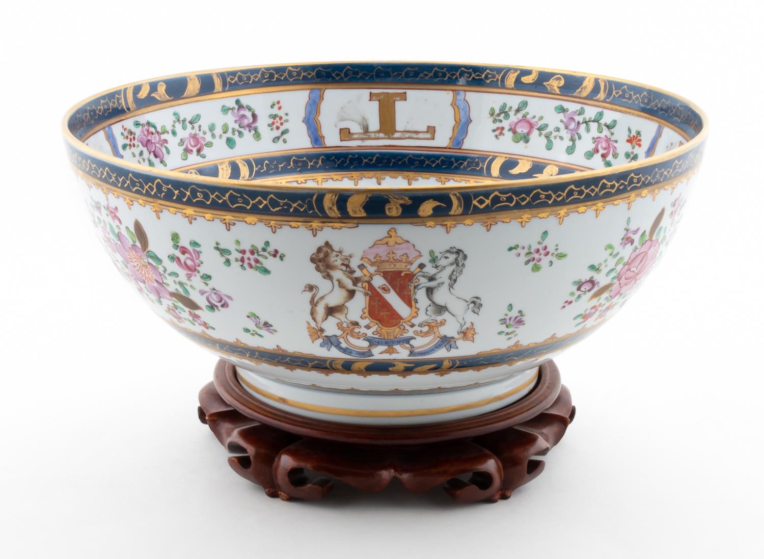 LARGE FRENCH ARMORIAL PORCELAIN 35d666