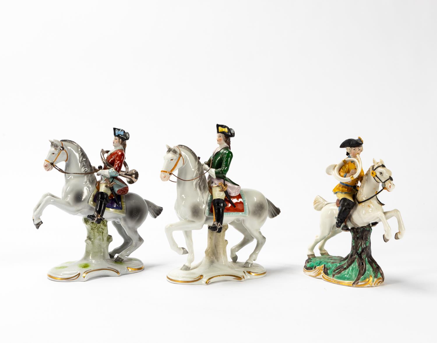 3PCS PORCELAIN EQUESTRIAN FIGURINES  35d738