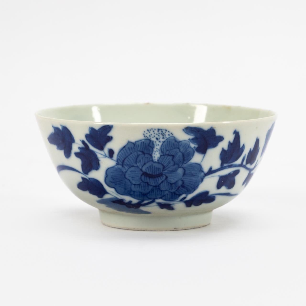 SMALL CHINESE PORCELAIN BUTTERFLY 35d7c1