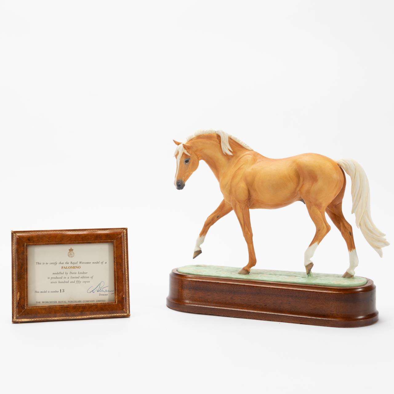 ROYAL WORCESTER PALOMINO HORSE 35d83d