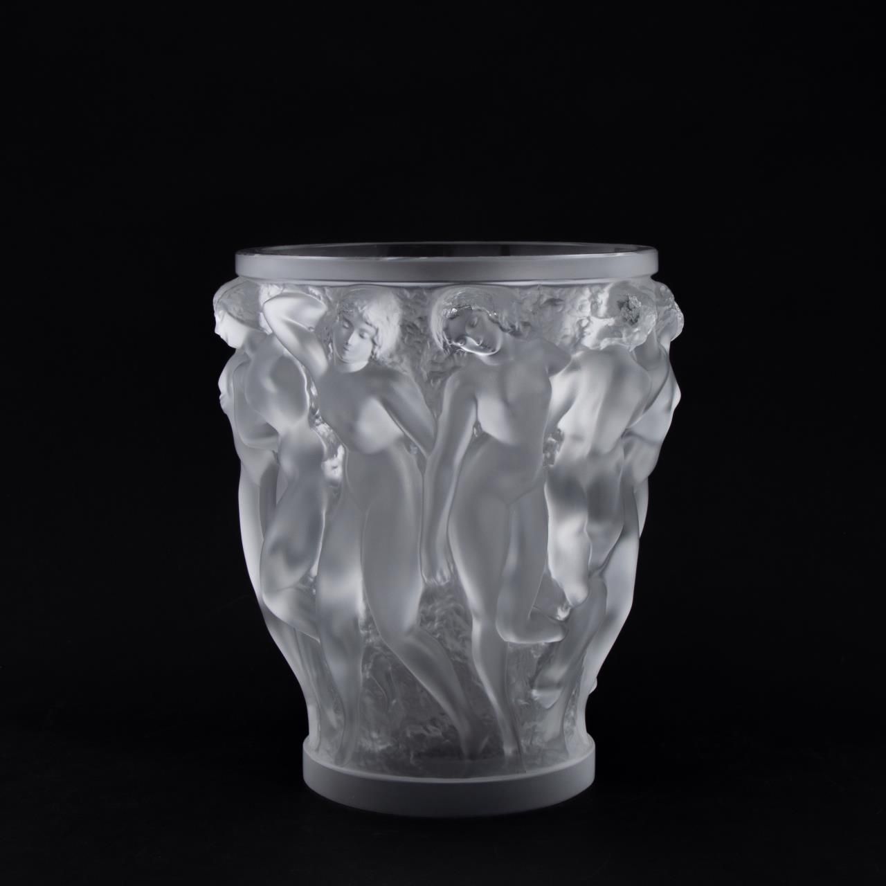 LALIQUE CORFU CIGARETTE BOX AND ASHTRAY