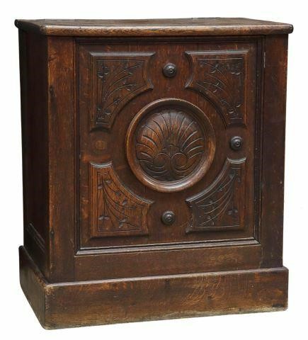 CARVED OAK HINGE-TOP STORAGE CHESTCarved