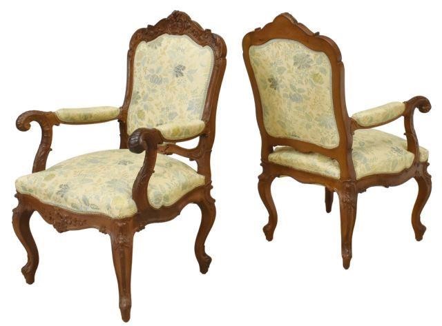  2 LOUIS XV STYLE WALNUT UPHOLSTERED 35b692