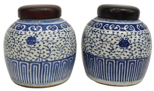 (2) CHINESE BLUE & WHITE PORCEALIN