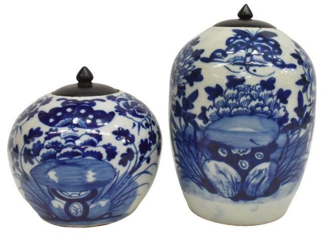  2 CHINESE BLUE WHITE PORCELAIN 35b960