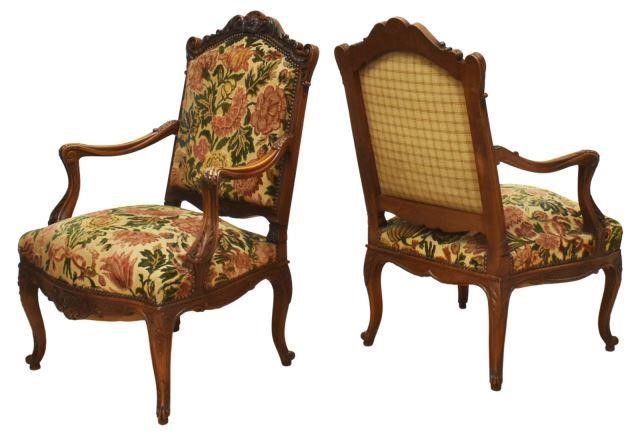  2 FRENCH LOUIS XV STYLE WALNUT 35b9f4