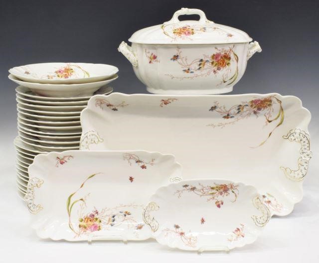  29 FRENCH LIMOGES PORCELAIN PARTIAL 35ba29