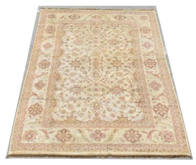 HAND-TIED INDIAN AGRA RUG, 13'11"