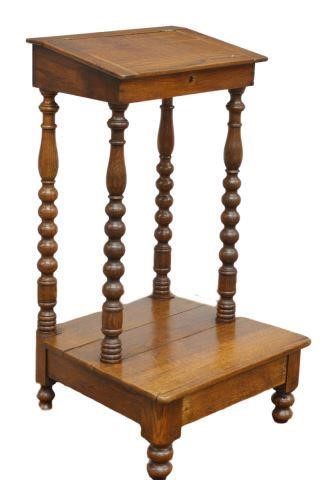 FRENCH PROVINCIAL OAK PRIE-DIEU/