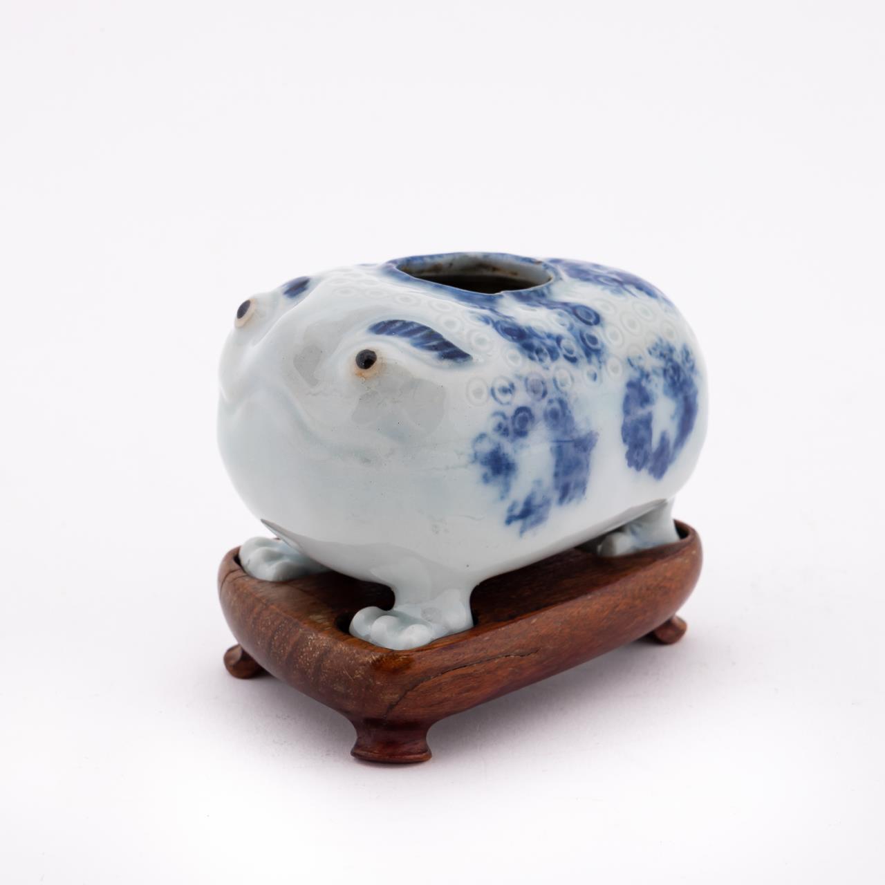 CHINESE BLUE WHITE 3 LEG TOAD 35c131