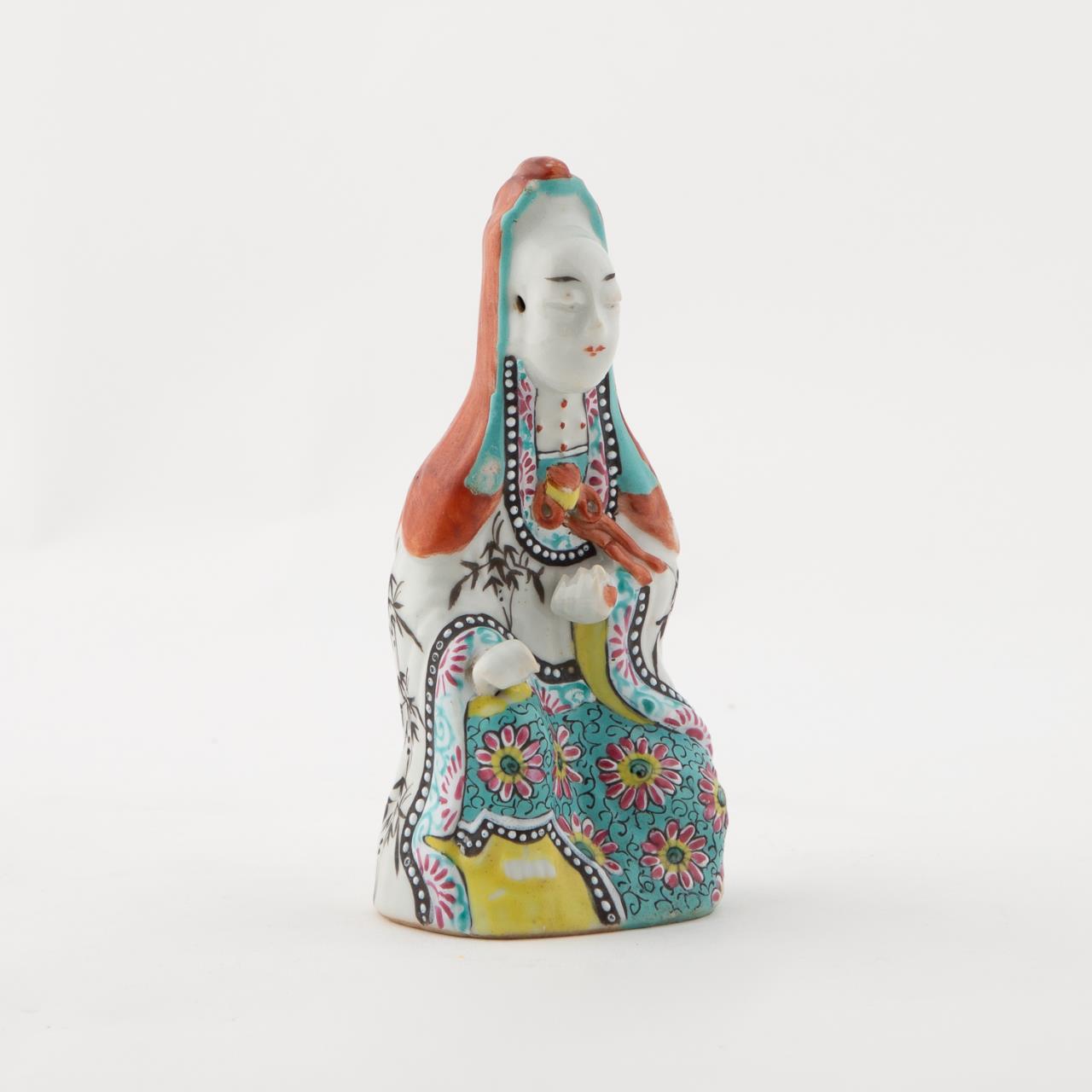 CHINESE FAMILLE ROSE GUANYIN PORCELAIN 35c18d