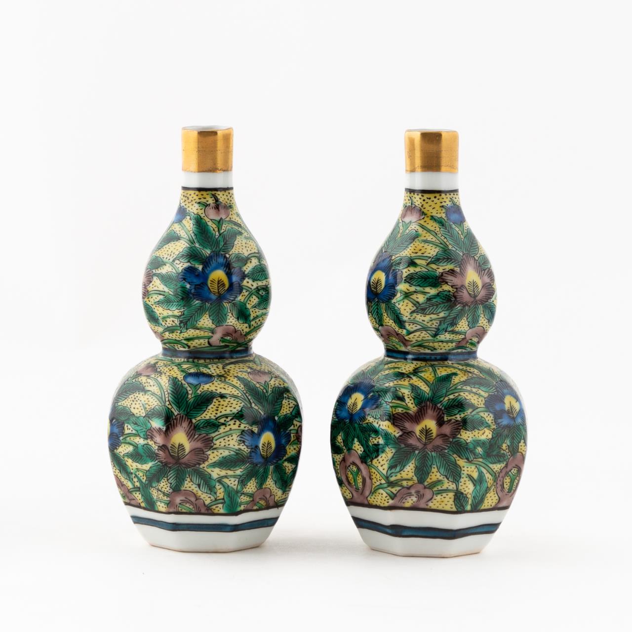 PAIR, JAPANESE DOUBLE GOURD FAMILLE