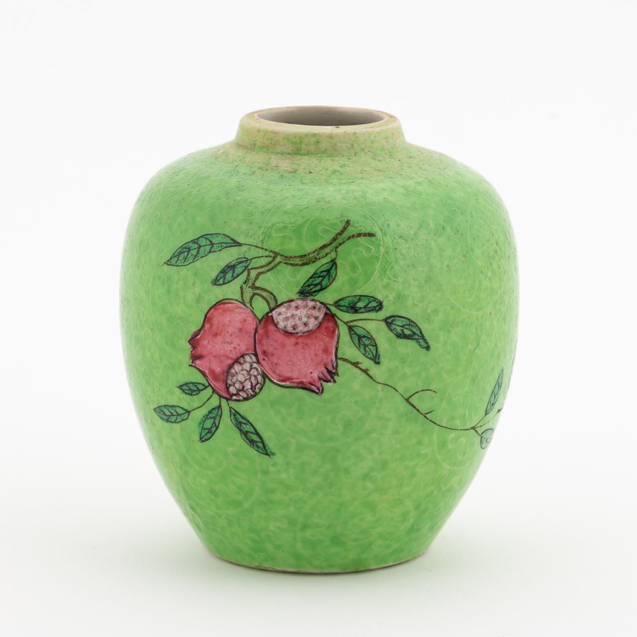 CHINESE LIME GREEN GINGER JAR WITH