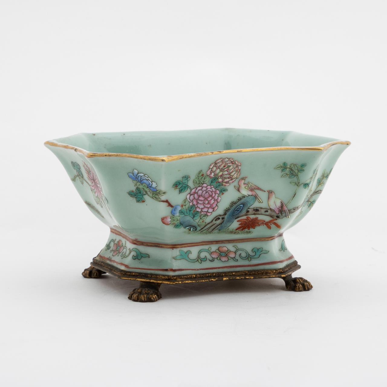 CHINESE EXPORT CELADON FLORAL 35c25b